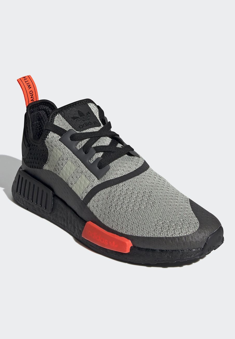 Фото № 3 с приближением к товару «‎Adidas Nmd_r1 »