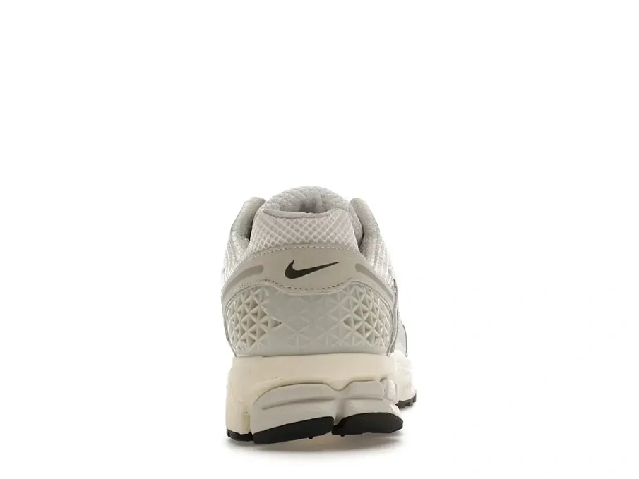 Фото № 4 с приближением к товару «‎Nike Zoom Vomero 5»