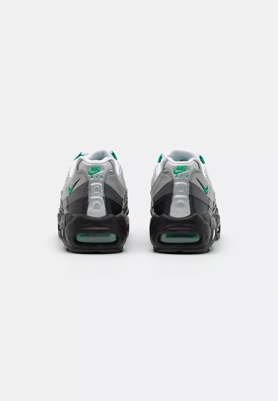 Фото № 1 с приближением к товару «‎AIR MAX 95»