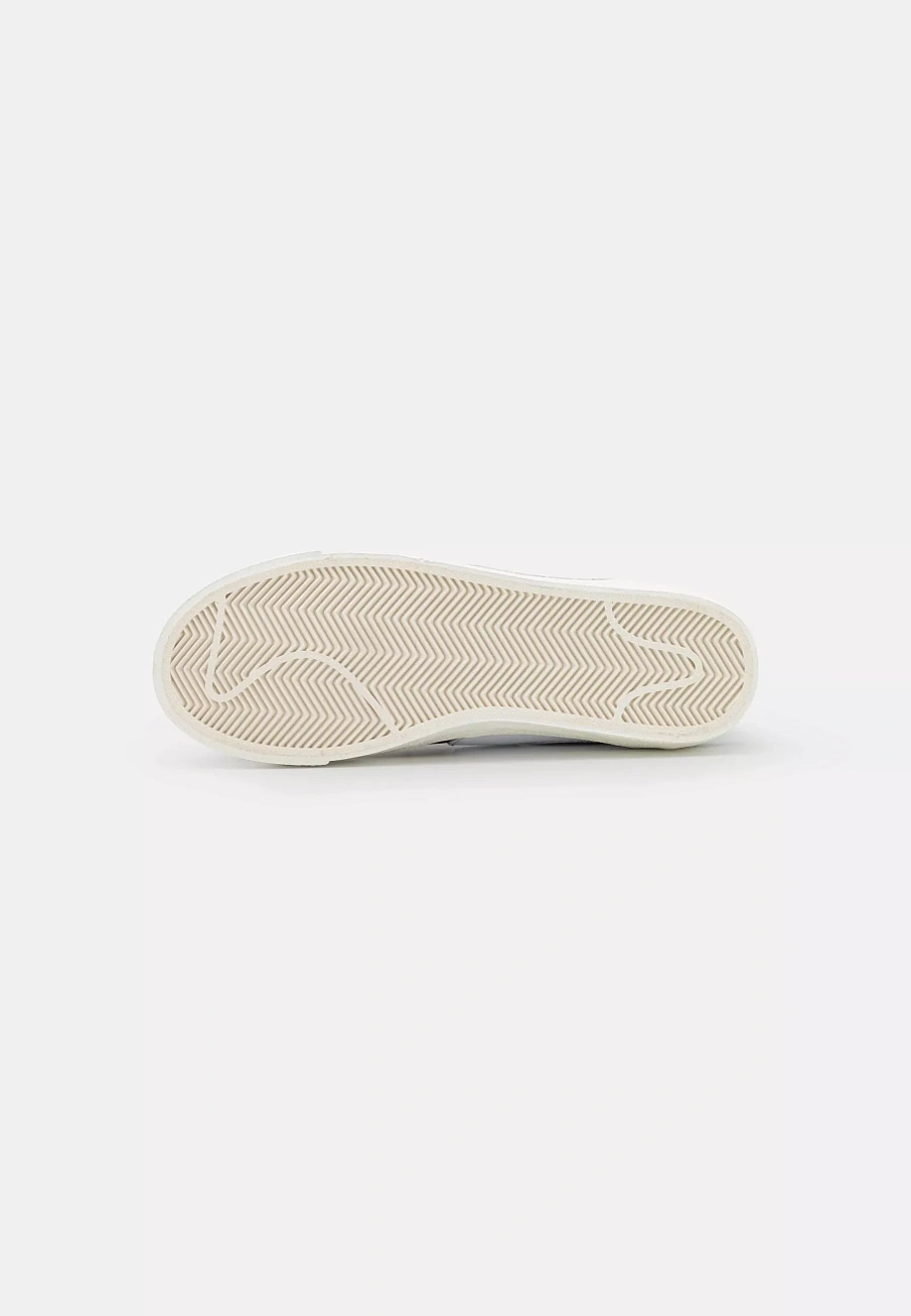 Фото № 3 с приближением к товару «‎WMNS BLAZER LOW '77 JUMBO»