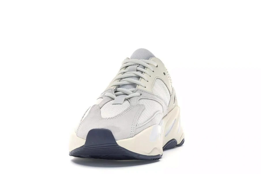 Фото № 4 с приближением к товару «‎adidas Yeezy Boost 700 Analog»
