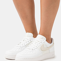 Фото № 2 с приближением к товару «‎Nike Air Force 1 07 »