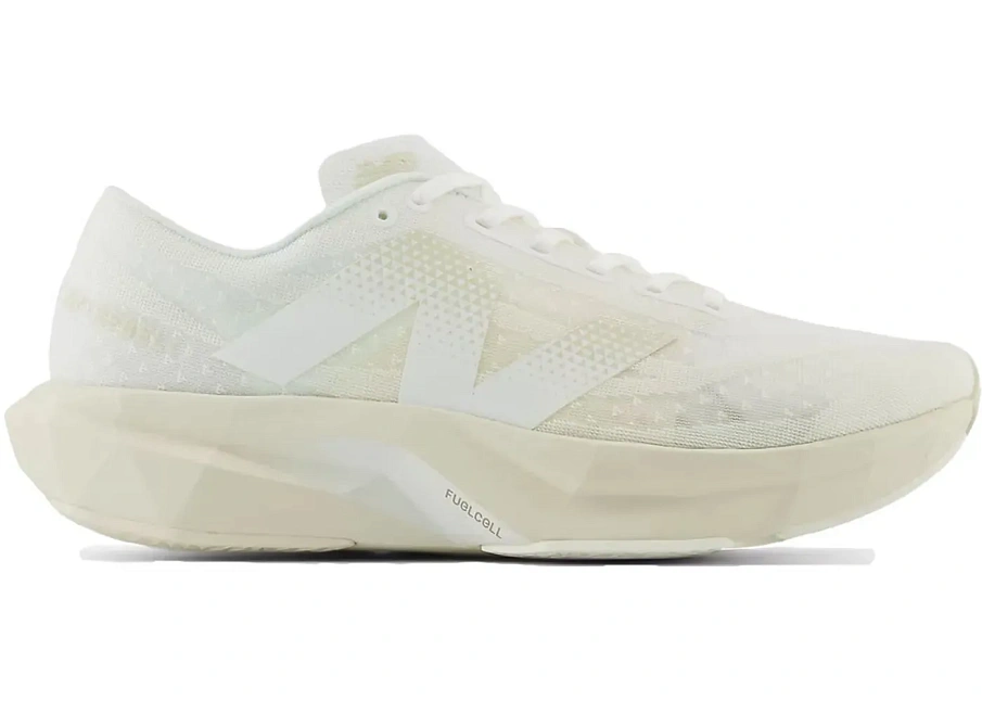 Фото № 1 с приближением к товару «‎New Balance FuelCell Rebel v4»