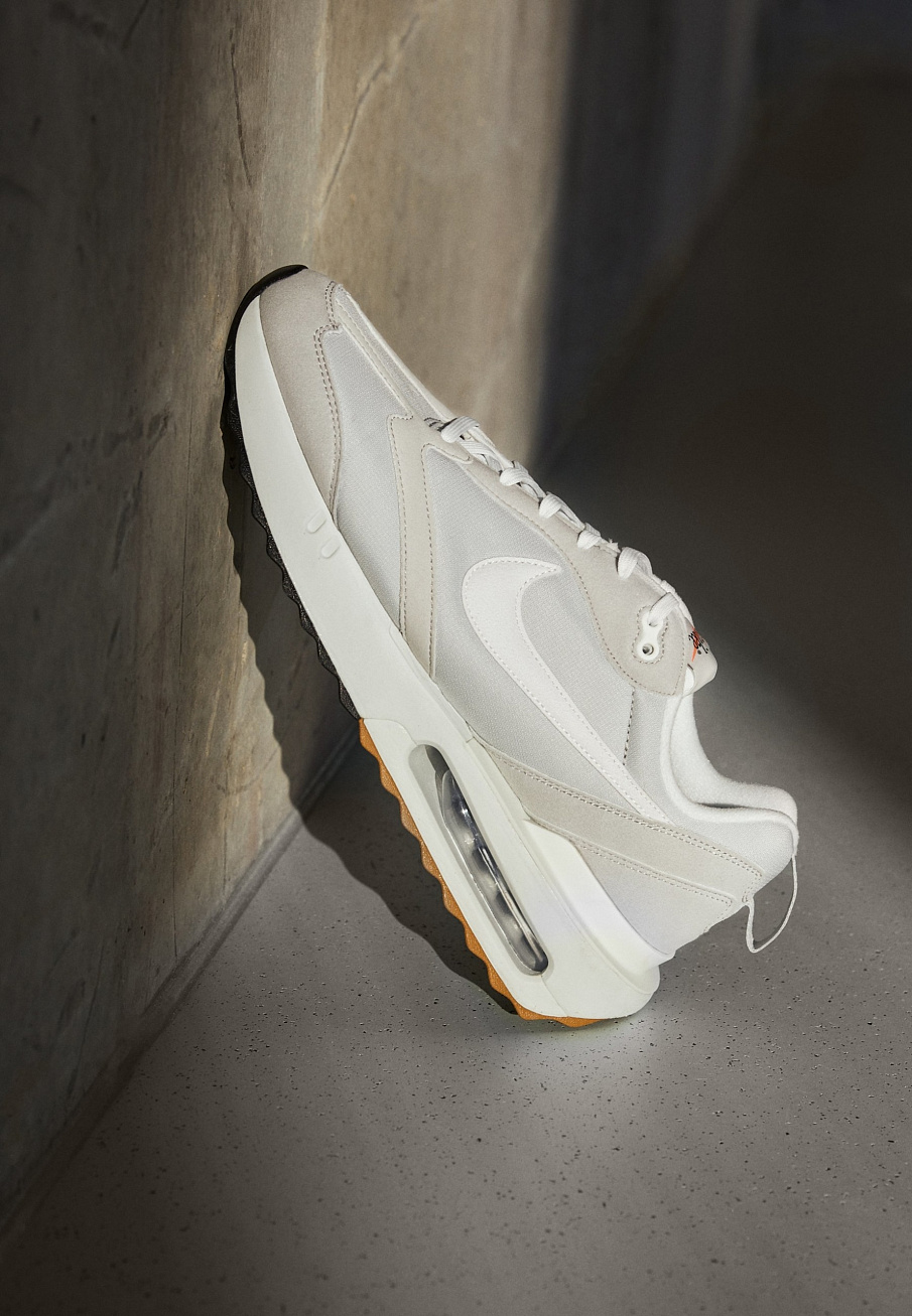 Фото № 3 с приближением к товару «‎Nike Air Max Dawn »