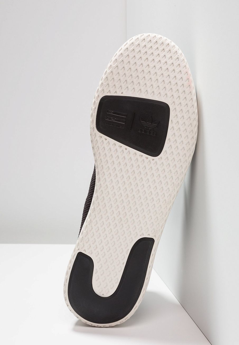 Фото № 5 с приближением к товару «‎Adidas Pw Hu »