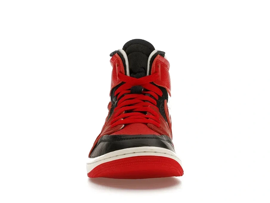 Фото № 2 с приближением к товару «‎Jordan 1 High»