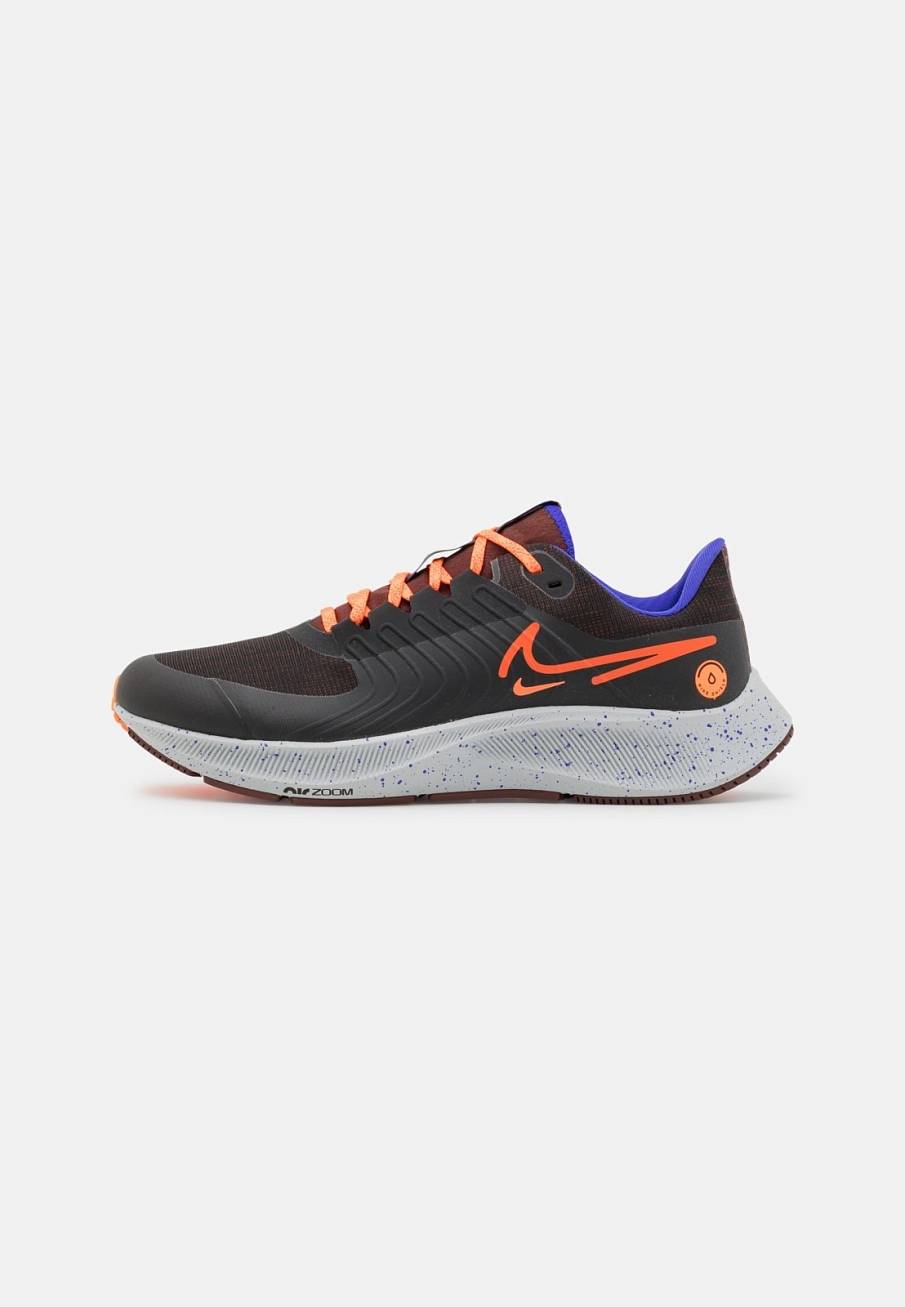 Фото № 1 с приближением к товару «‎Nike Shield»
