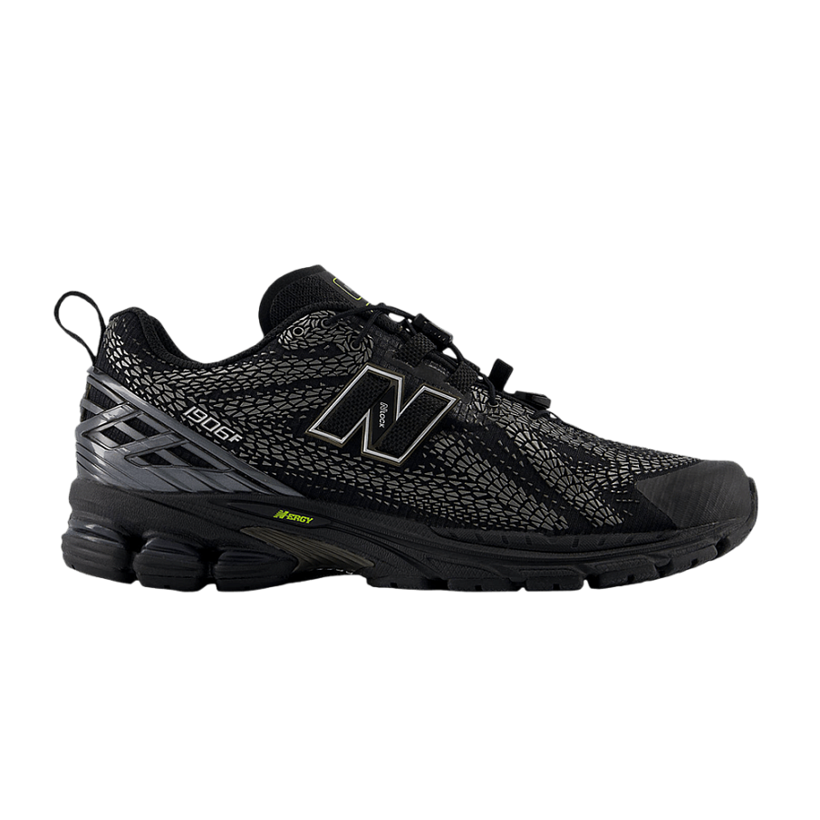 Фото № 1 с приближением к товару «‎New Balance 1906R Black White Alkaline Green»
