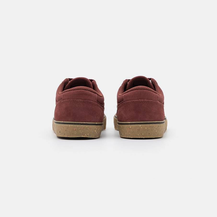 Фото № 3 с приближением к товару «‎Nike Chron 2 »