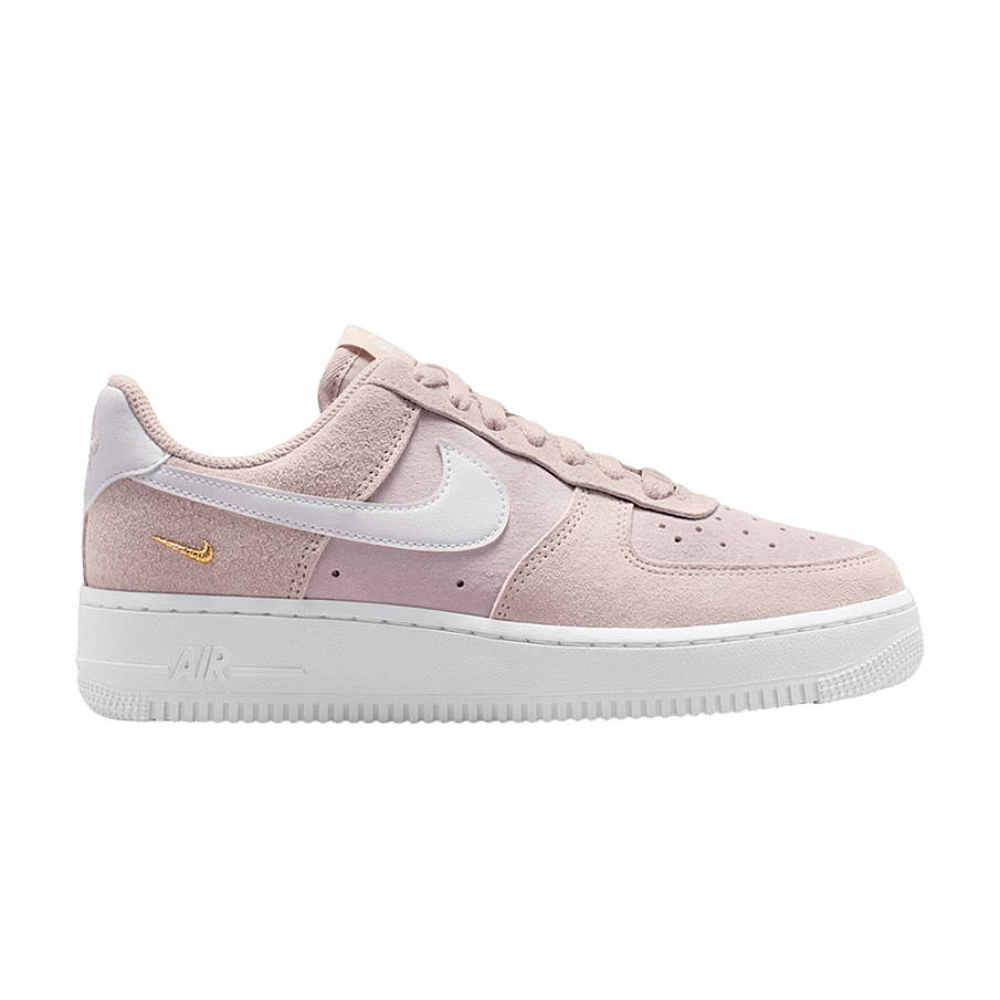 Фото № 1 с приближением к товару «‎Nike Women's Air Force 1 07 Low SE Silt Red White Pink Foam (IQ9964-600)»