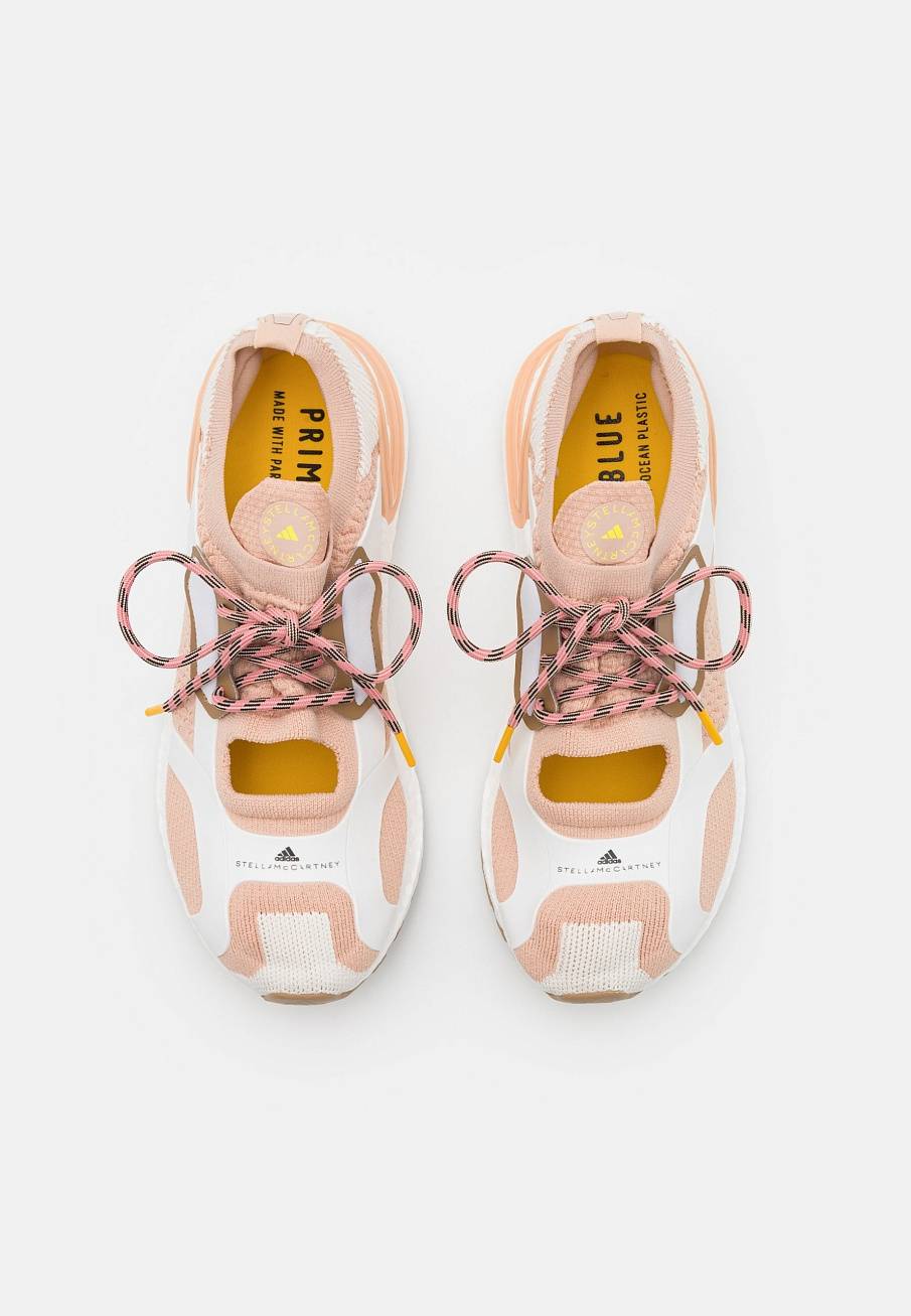 Фото № 4 с приближением к товару «‎Adidas Asmc Ultraboost »