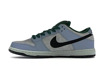 Фото № 3 с приближением к товару «‎Nike SB Dunk Low Maple Leaf Central Park»