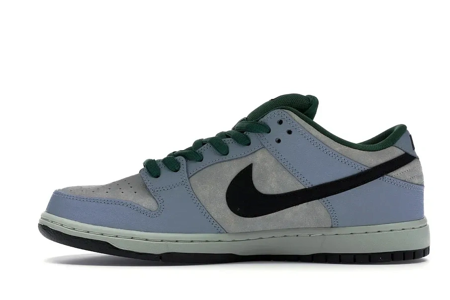 Фото № 3 с приближением к товару «‎Nike SB Dunk Low Maple Leaf Central Park»