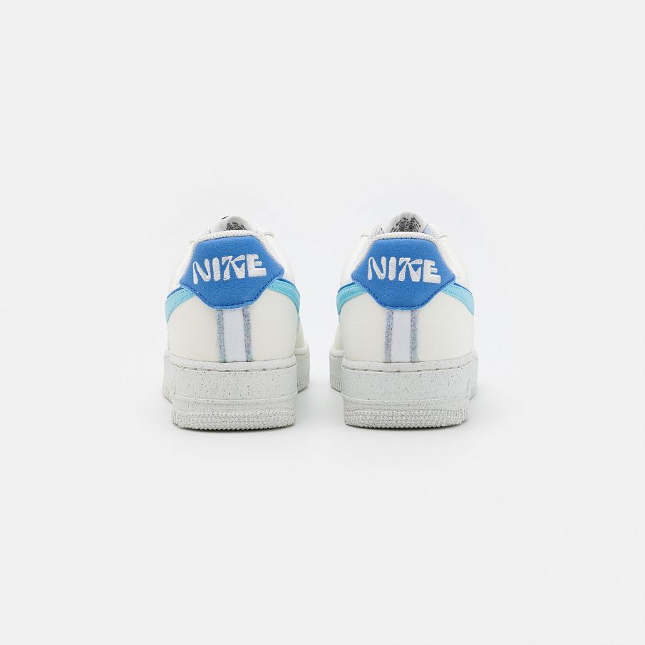Фото № 3 с приближением к товару «‎Nike Air Force 1 »