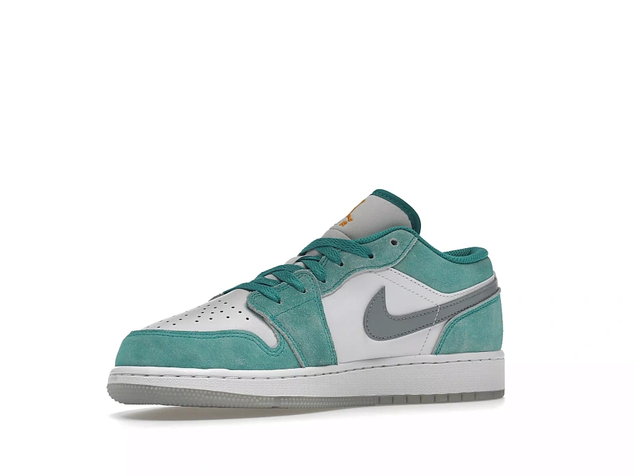 Фото № 5 с приближением к товару «‎Jordan 1 Low New Emerald »