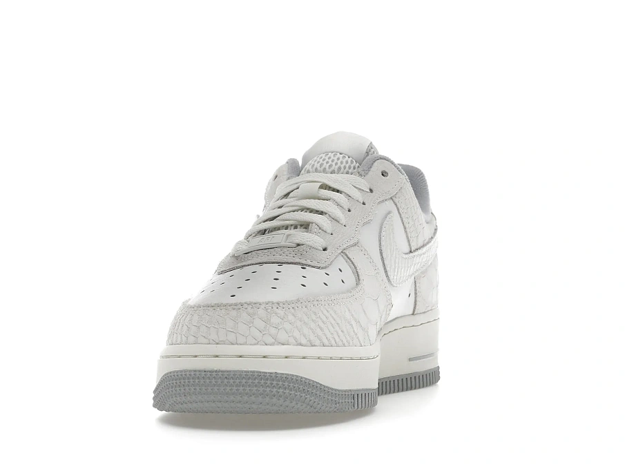 Фото № 3 с приближением к товару «‎Nike Air Force 1 Low 07 White Python »