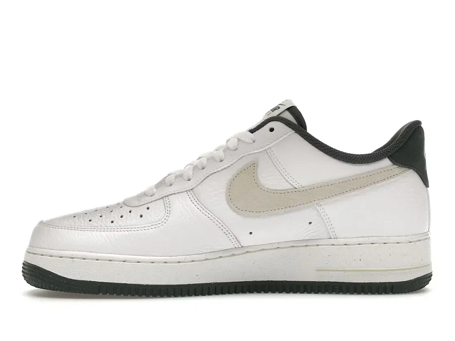 Фото № 3 с приближением к товару «‎Nike Air Force 1 Low '07 LV8»