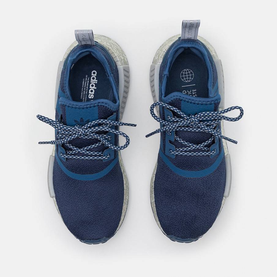 Фото № 4 с приближением к товару «‎Adidas Nmd_r1 »