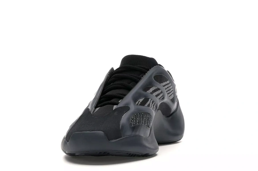 Фото № 4 с приближением к товару «‎adidas Yeezy 700 V3 Alvah»