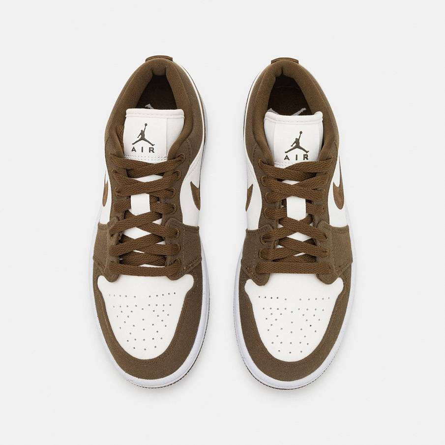 Фото № 1 с приближением к товару «‎Jordan Wmns Air 1 SE Sea »