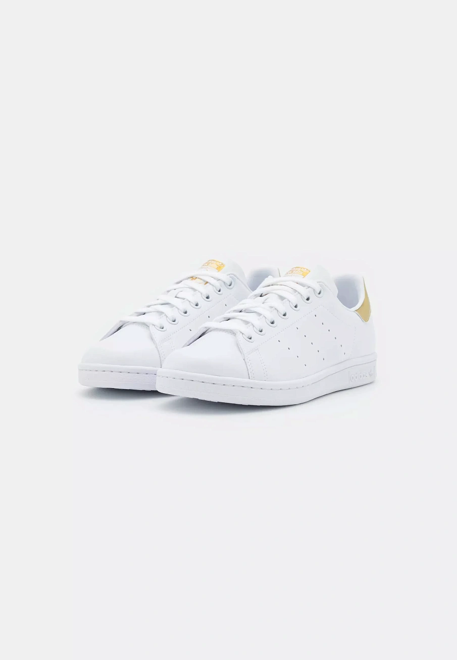 Фото № 4 с приближением к товару «‎STAN SMITH »