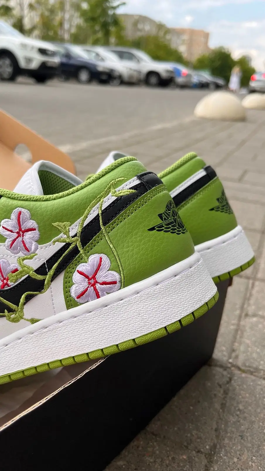 Фото № 3 с приближением к товару «‎Air Jordan 1 Low SE Floral Vines (DQ8389-100)»