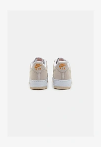 Фото № 3 с приближением к товару «‎AIR FORCE 1 07 UNISEX»
