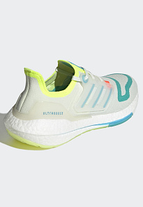 Фото № 4 с приближением к товару «‎Adidas Ultra Boost Performance Street»