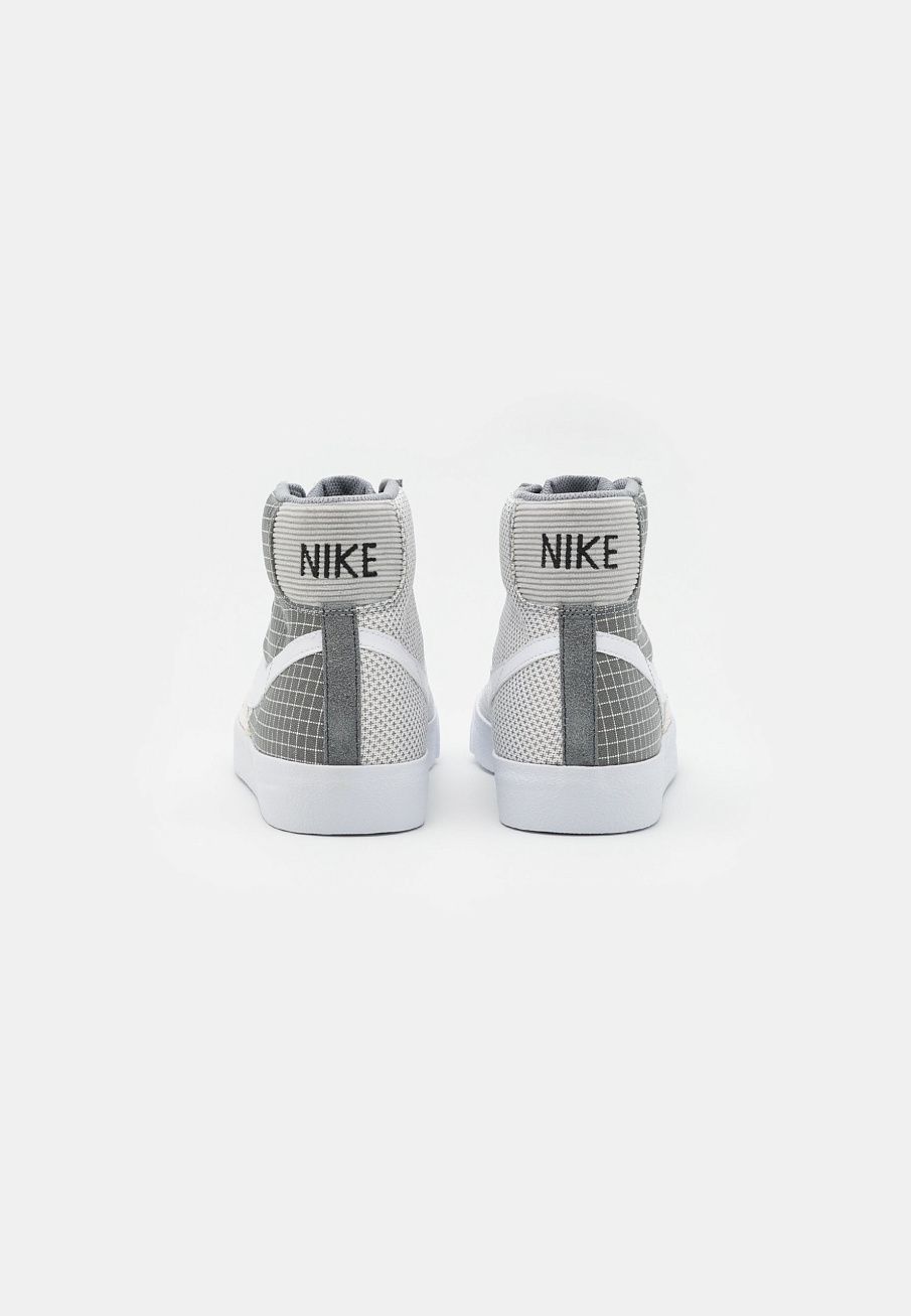 Фото № 5 с приближением к товару «‎Nike Blazer ’77 Patch »