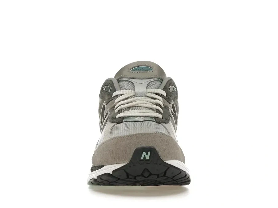 Фото № 2 с приближением к товару «‎New Balance 2002R»