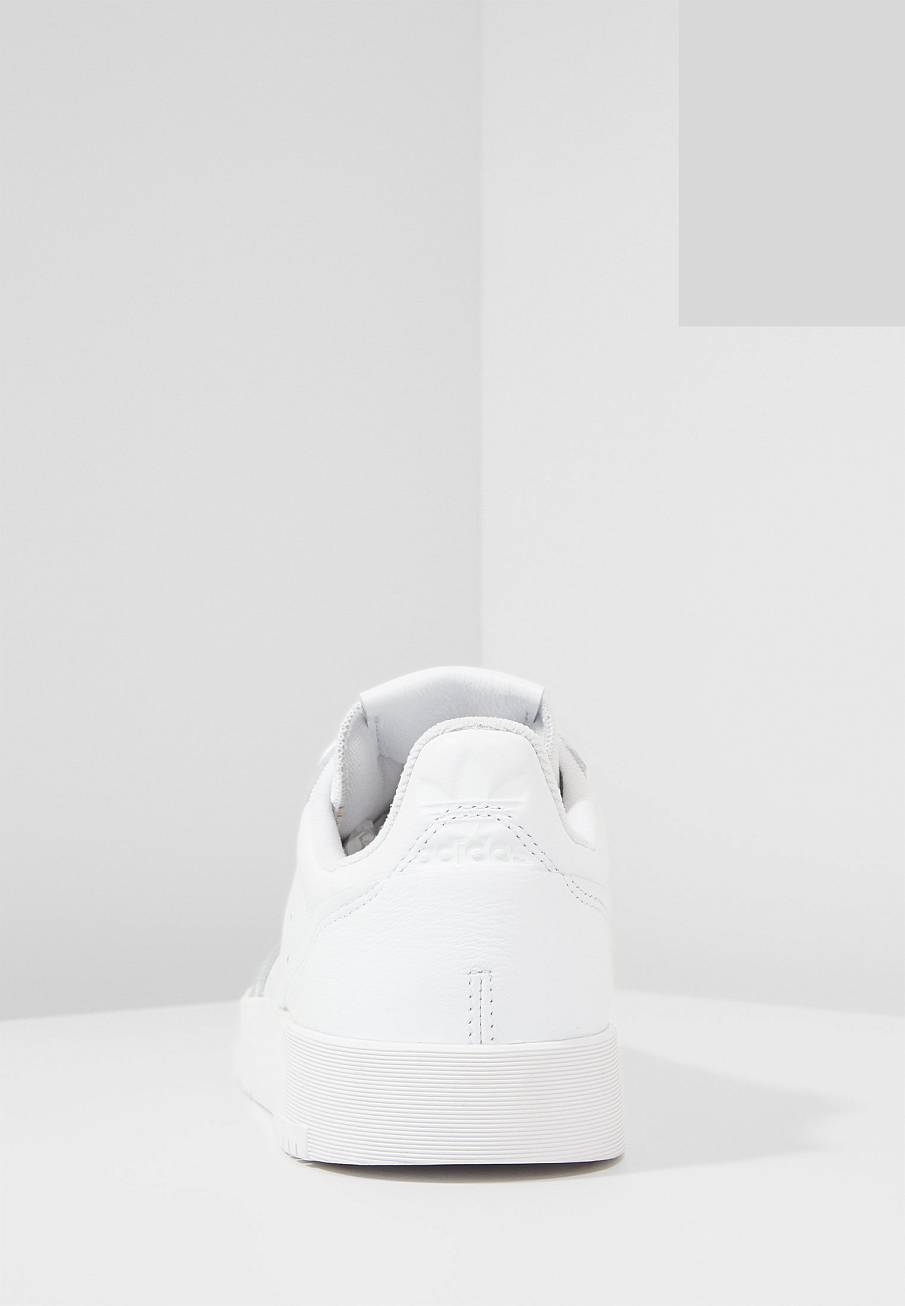 Фото № 4 с приближением к товару «‎Adidas Supercourt »
