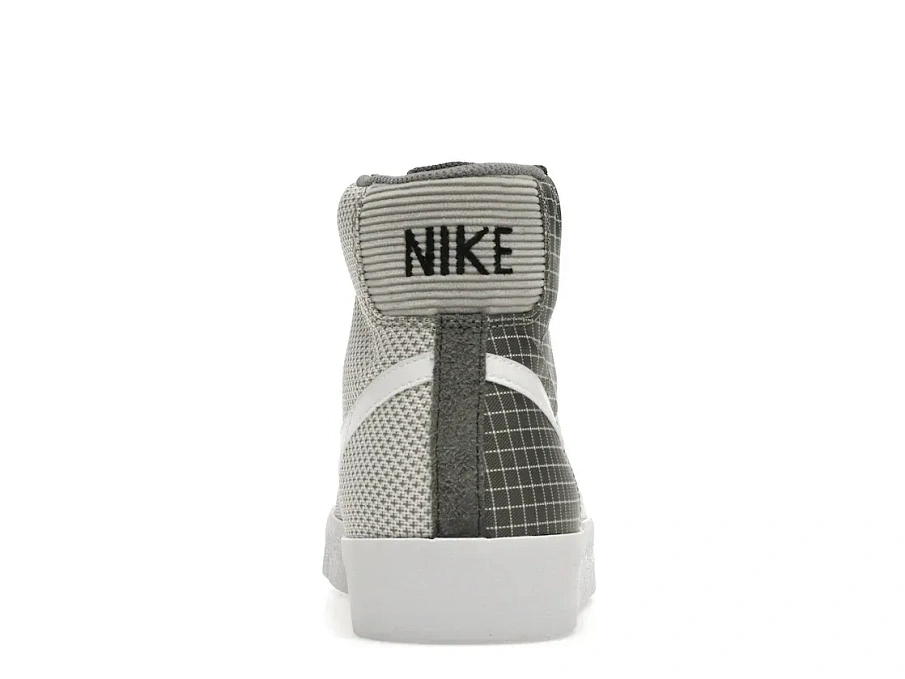 Фото № 4 с приближением к товару «‎Nike Blazer Mid 77 Patch Smoke Grey»