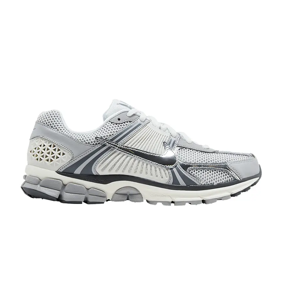 Фото № 1 с приближением к товару «‎Nike Air Zoom Vomero 5 Summit White Metallic Silver (IM2219-121)»
