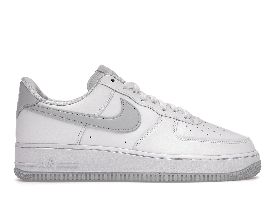 Фото № 1 с приближением к товару «‎Nike Air Force 1 Low 07 Pure Platinum (2021)»