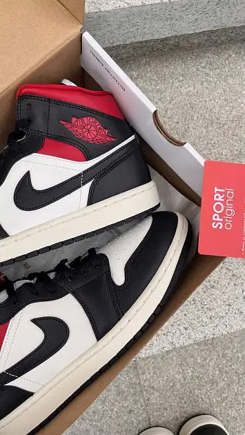 AJ 1 Mid Black Gym Red Panda - 4