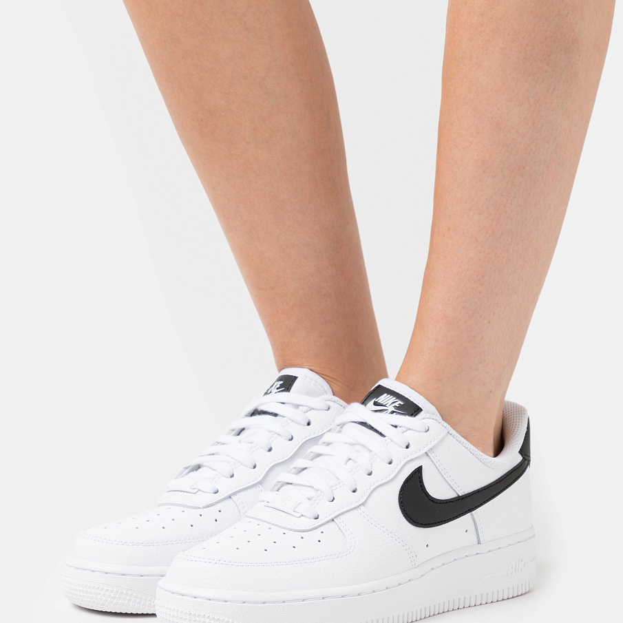 Фото № 2 с приближением к товару «‎Nike Air Force 1 »