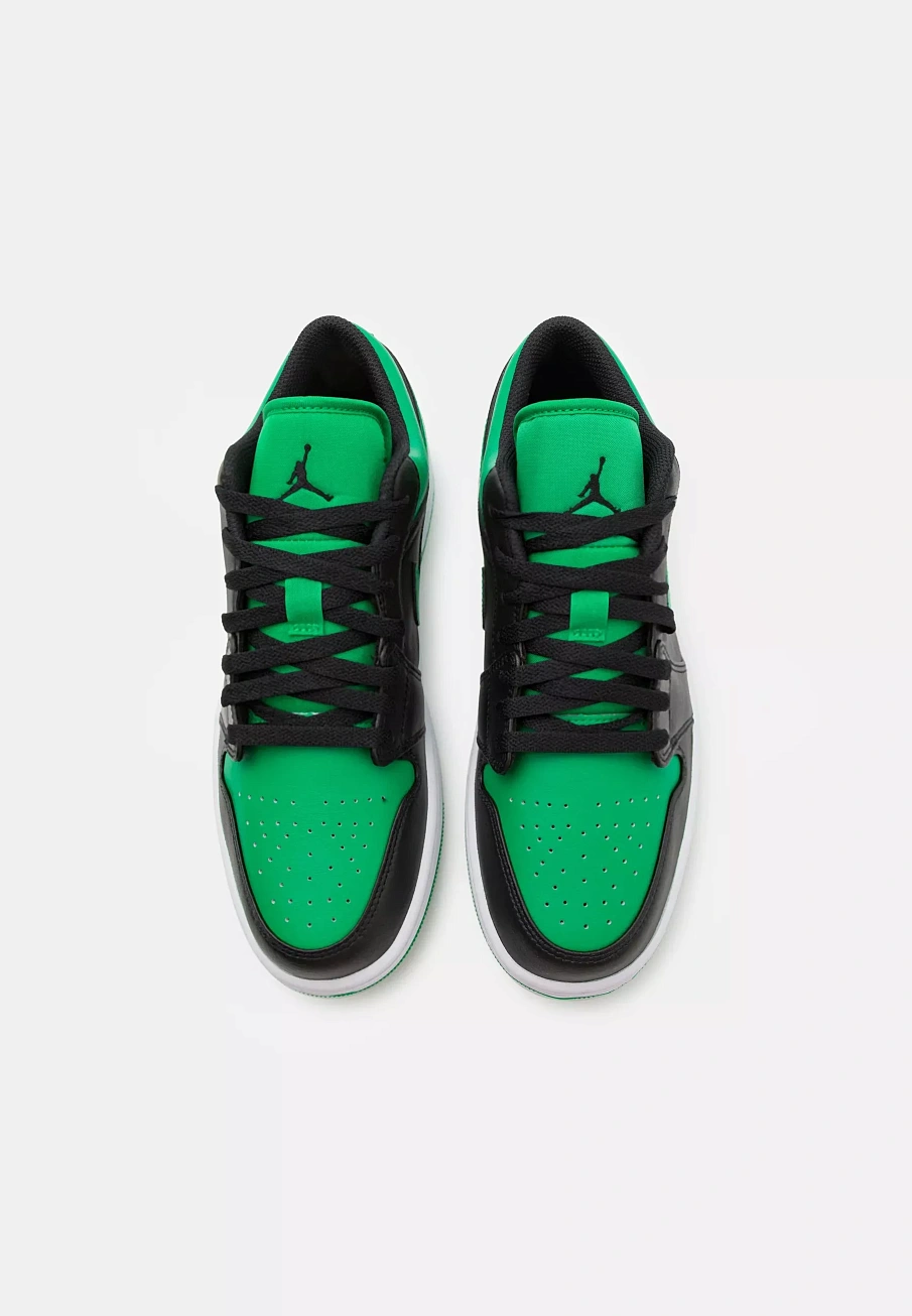 Фото № 4 с приближением к товару «‎AIR JORDAN 1»