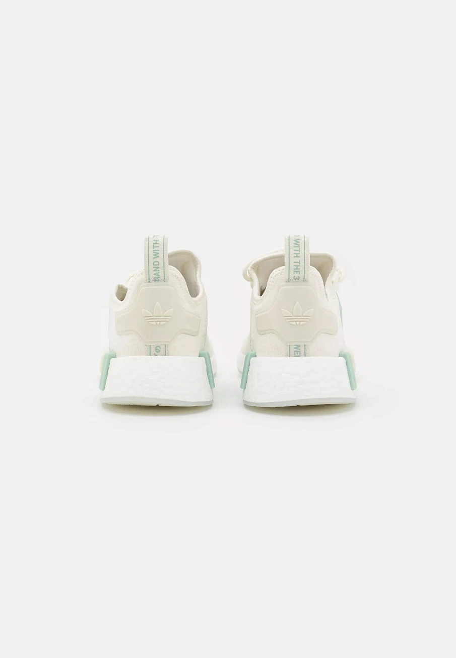 Фото № 4 с приближением к товару «‎NMD  R1 W»