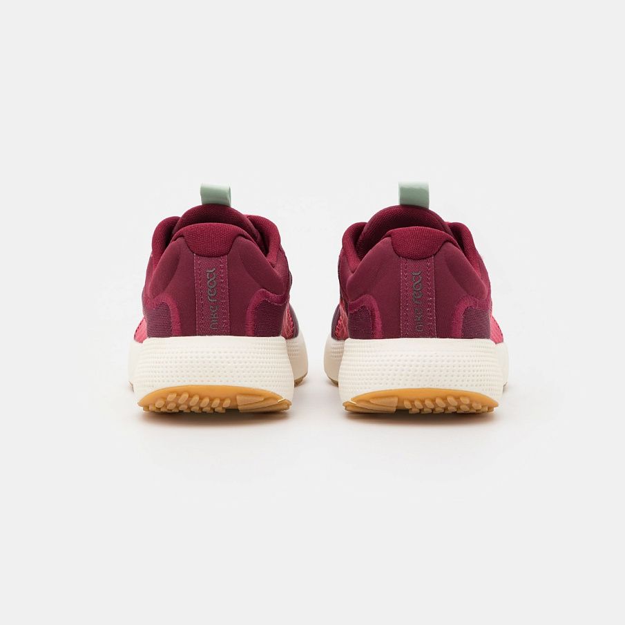 Фото № 3 с приближением к товару «‎Nike React Escape»