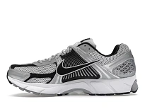 Фото № 3 с приближением к товару «‎Nike Zoom Vomero 5»