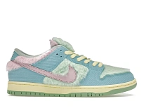 Фото № 1 с приближением к товару «‎Nike SB Dunk Low»