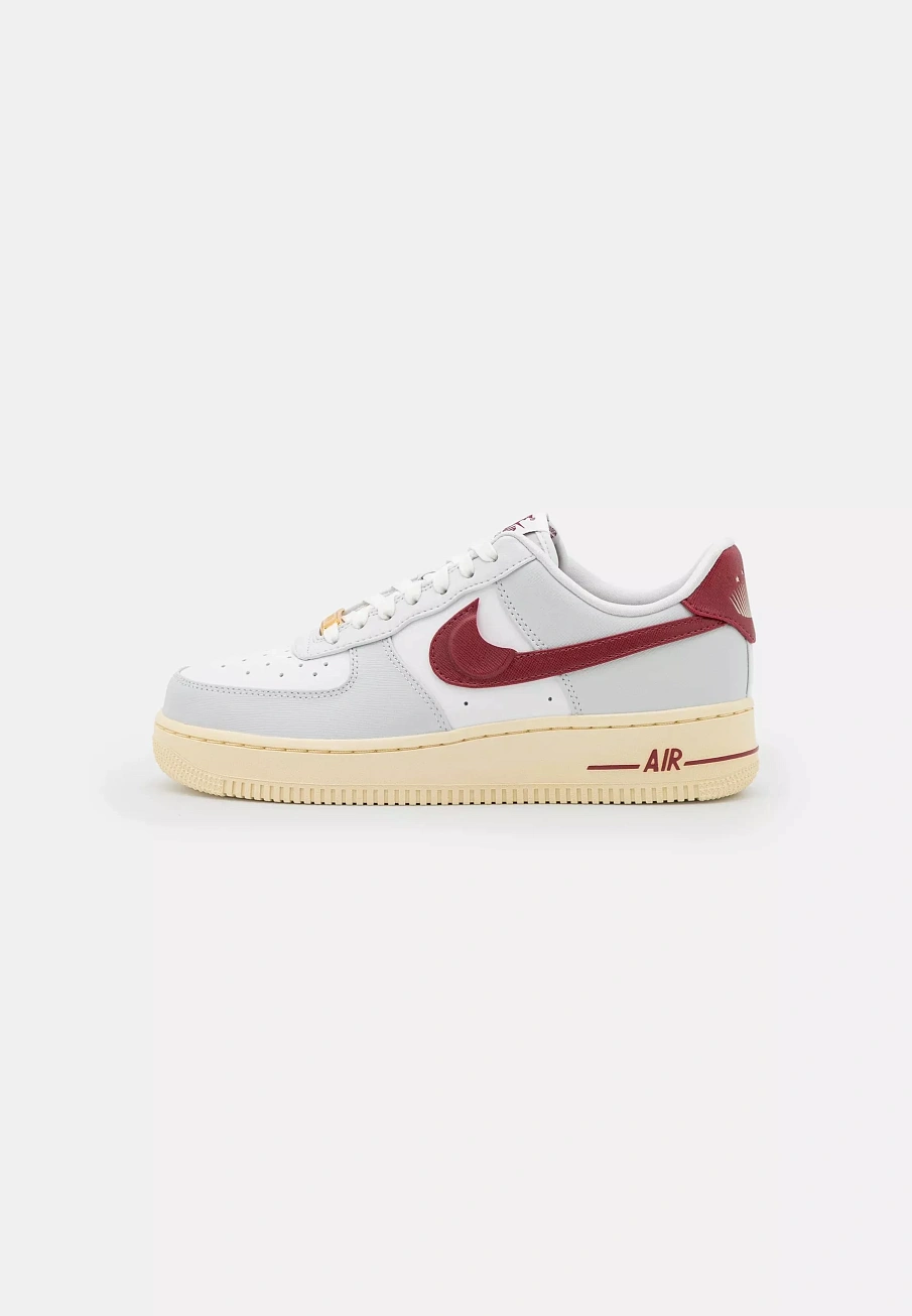 Фото № 4 с приближением к товару «‎WMNS AIR FORCE 1 07 SE»