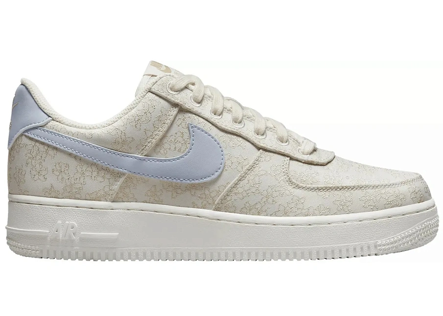 Фото № 1 с приближением к товару «‎Nike Air Force 1 Low 07 SE Jacquard Floral Embroidery »