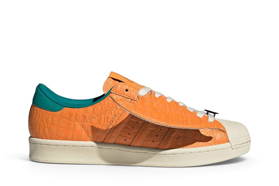 Фото № 2 с приближением к товару «‎Pokémon x adidas Superstar Charizard»