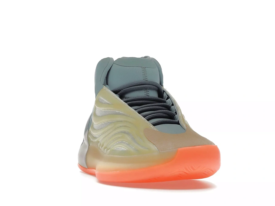 Фото № 2 с приближением к товару «‎adidas Yeezy QNTM Hi-Res Coral»