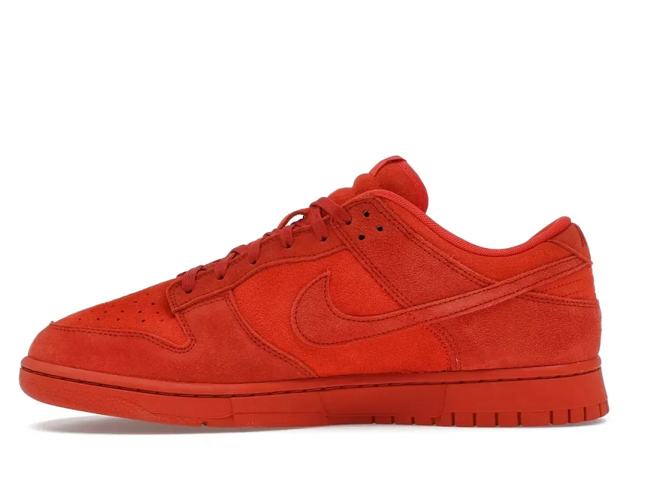 Фото № 3 с приближением к товару «‎Nike Dunk Low»