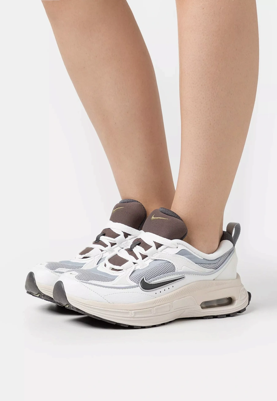 Фото № 2 с приближением к товару «‎AIR MAX BLISS UNISEX»