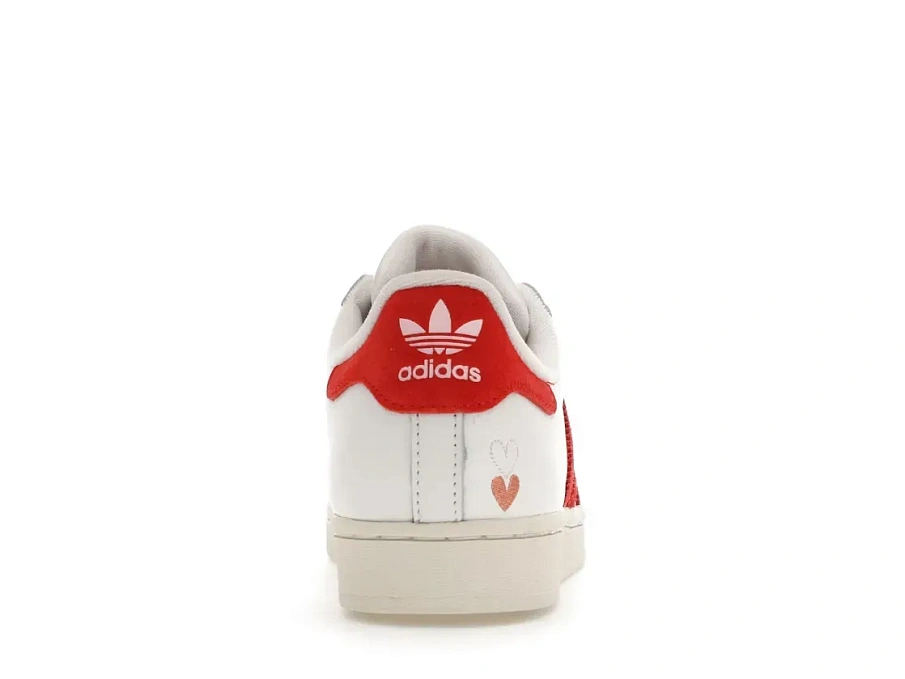 Фото № 4 с приближением к товару «‎adidas Superstar»