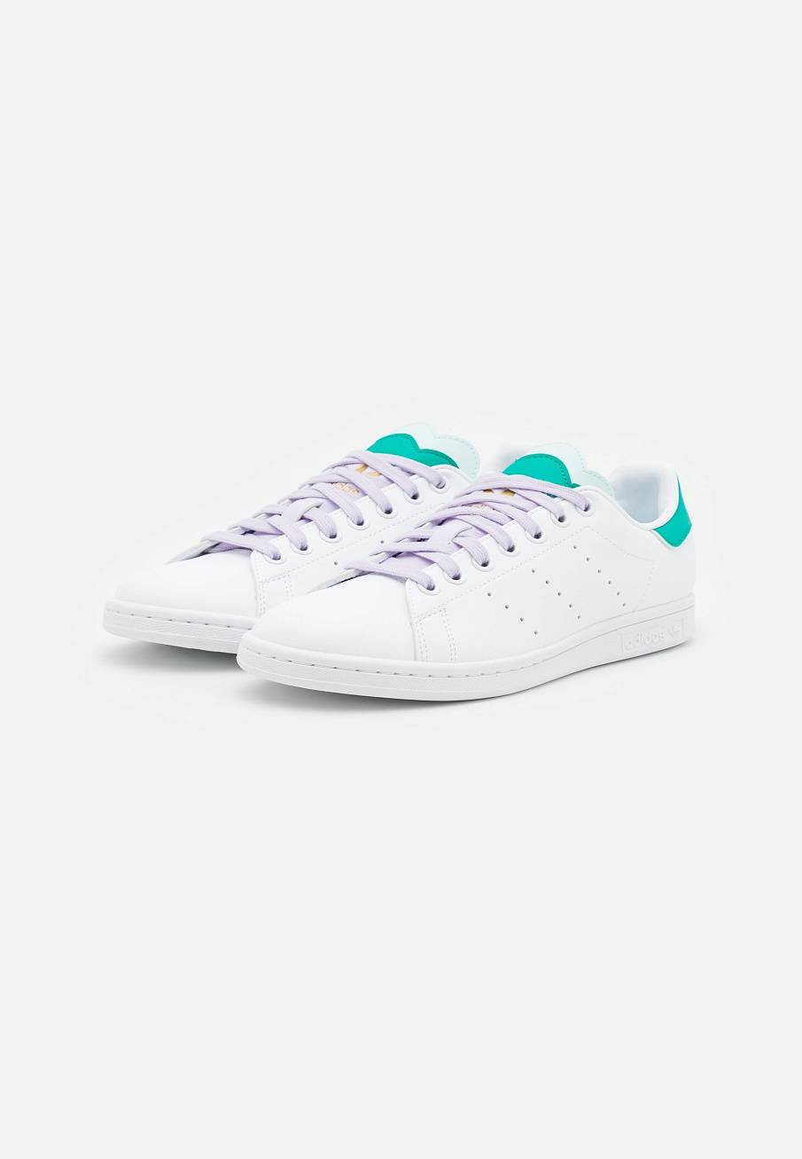 Фото № 3 с приближением к товару «‎Adidas Stan Smith »