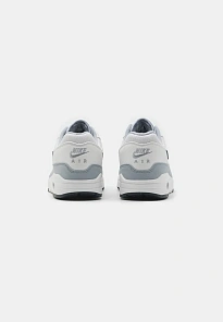 Фото № 3 с приближением к товару «‎AIR MAX 1»